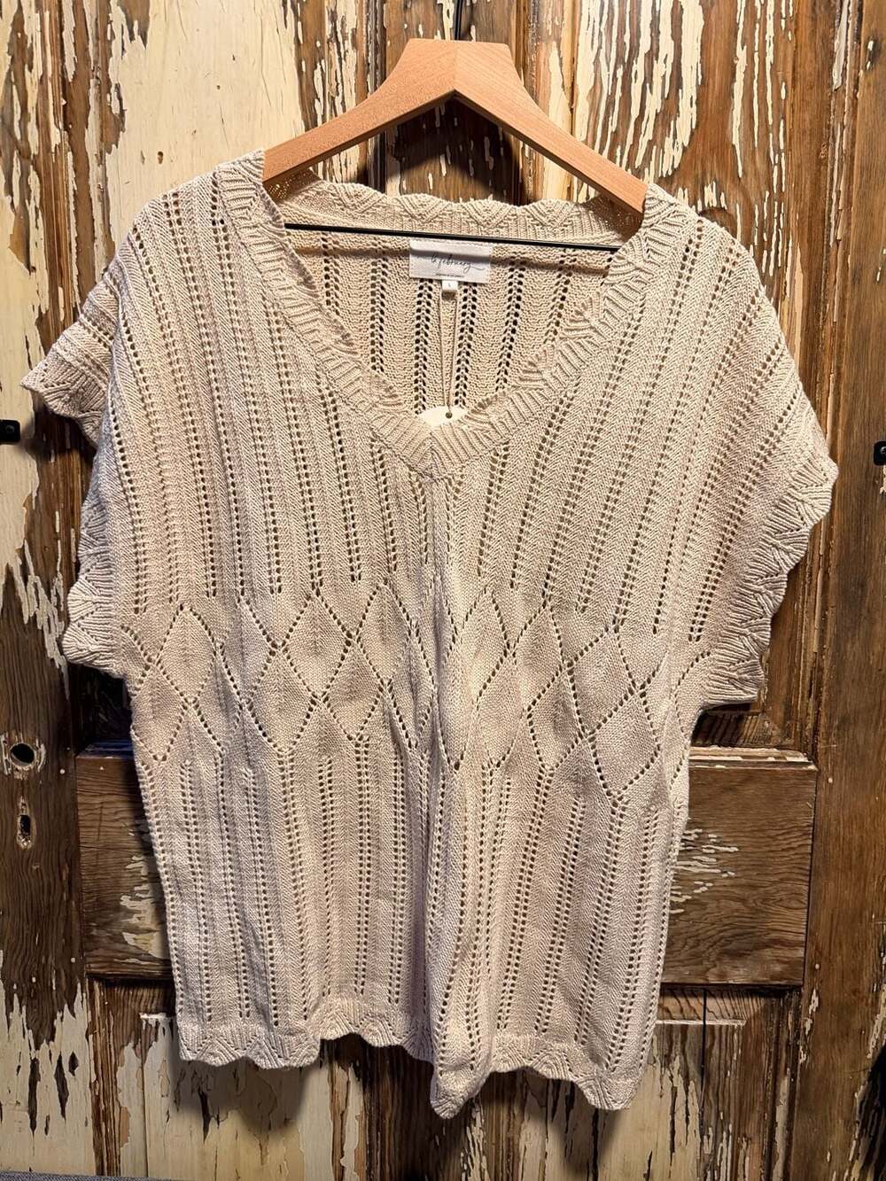 In February Cream Open Knit V-Neck Short Sleeve Sweater Size L